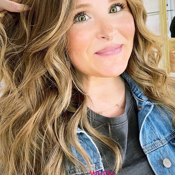 Meet your Posher, Amy - Picture 1 of 9